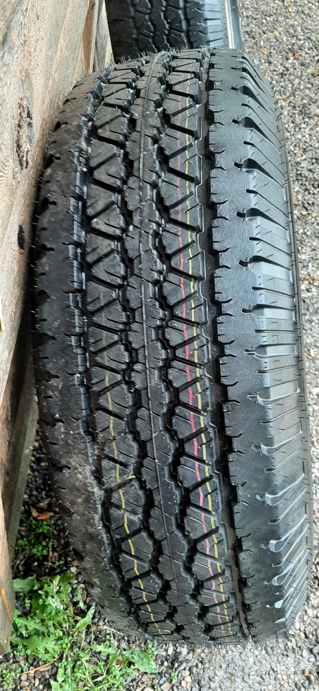SINGLE TIRE - READ DESCRIPTION $14 - photo 2