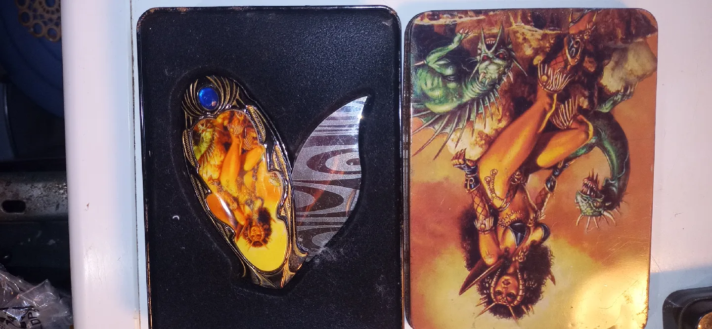 Collectible Decorative Pocket Knives image indicator(7)