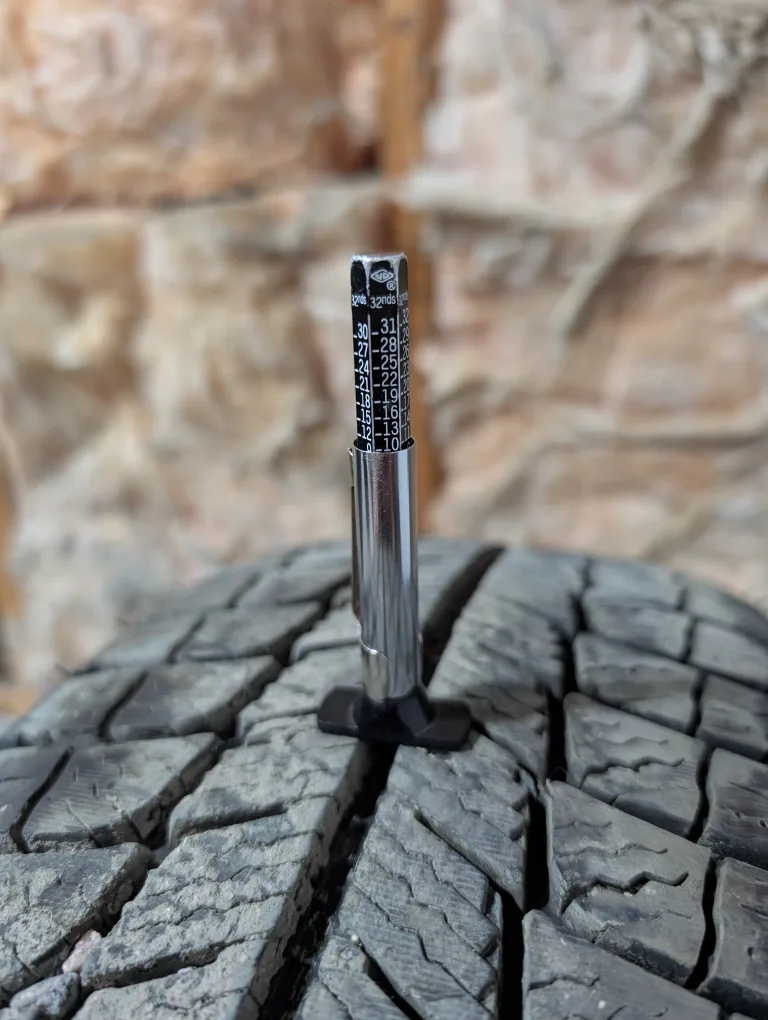 (1)-195/65R15 Michelin X-Ice Winter Tire image indicator(5)