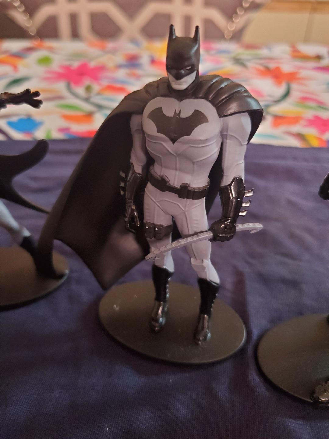 Batman Black and White series figures - photo 3