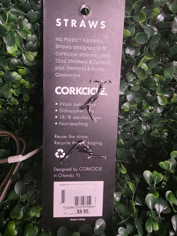 Corkcicle Gold Stainless Steel Straws + Brush image indicator(2)