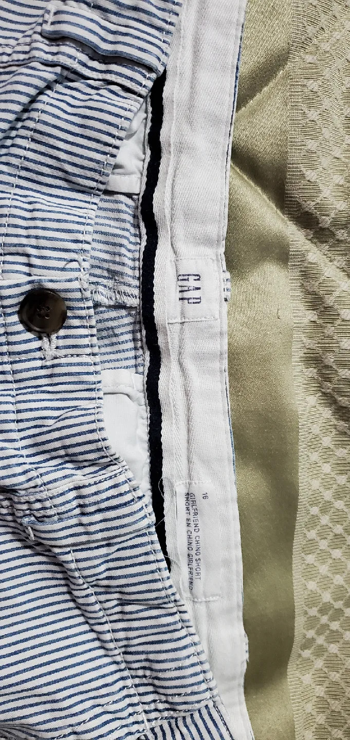 GAP Striped Girlfriend Chino Shorts - Size 16 image indicator(3)