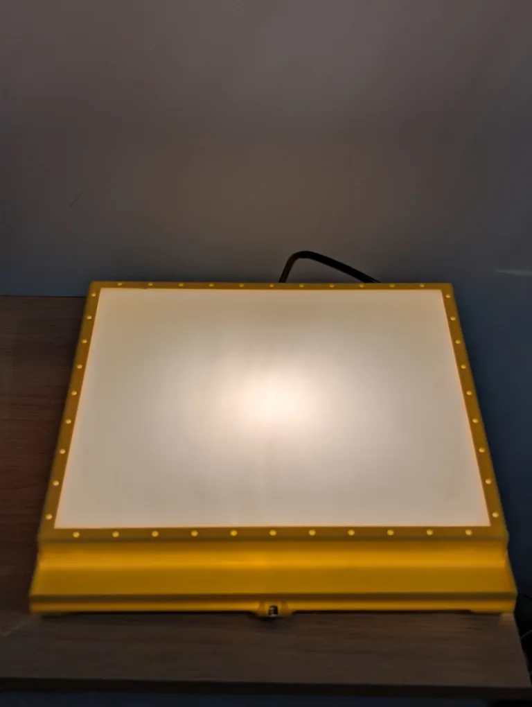 Vintage Lakeside Light-Up Drawing Desk image indicator(7)