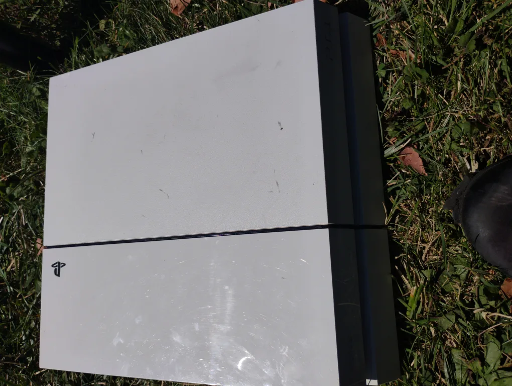 Sony PS4 White Console - Used thumbnail
