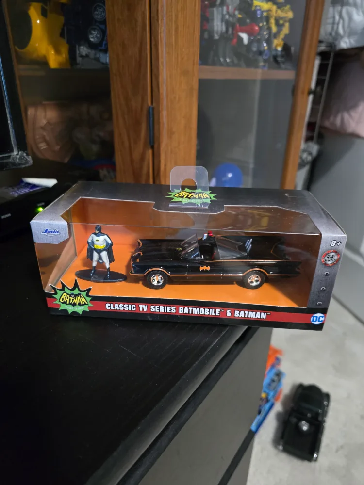 Jada Batman classic tv series batmobile & batman thumbnail