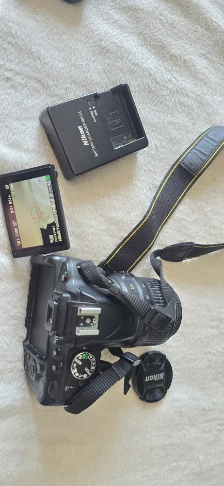 Nikon D5100 DSLR Camera with 2 Lenses image indicator(7)