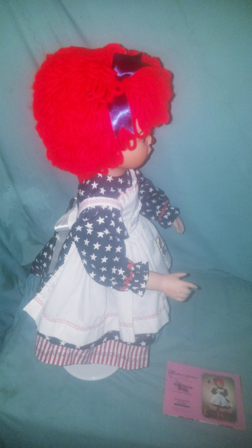 Paradise Galleries Ragtime Molly 24" Doll w Stand and COA - photo 3
