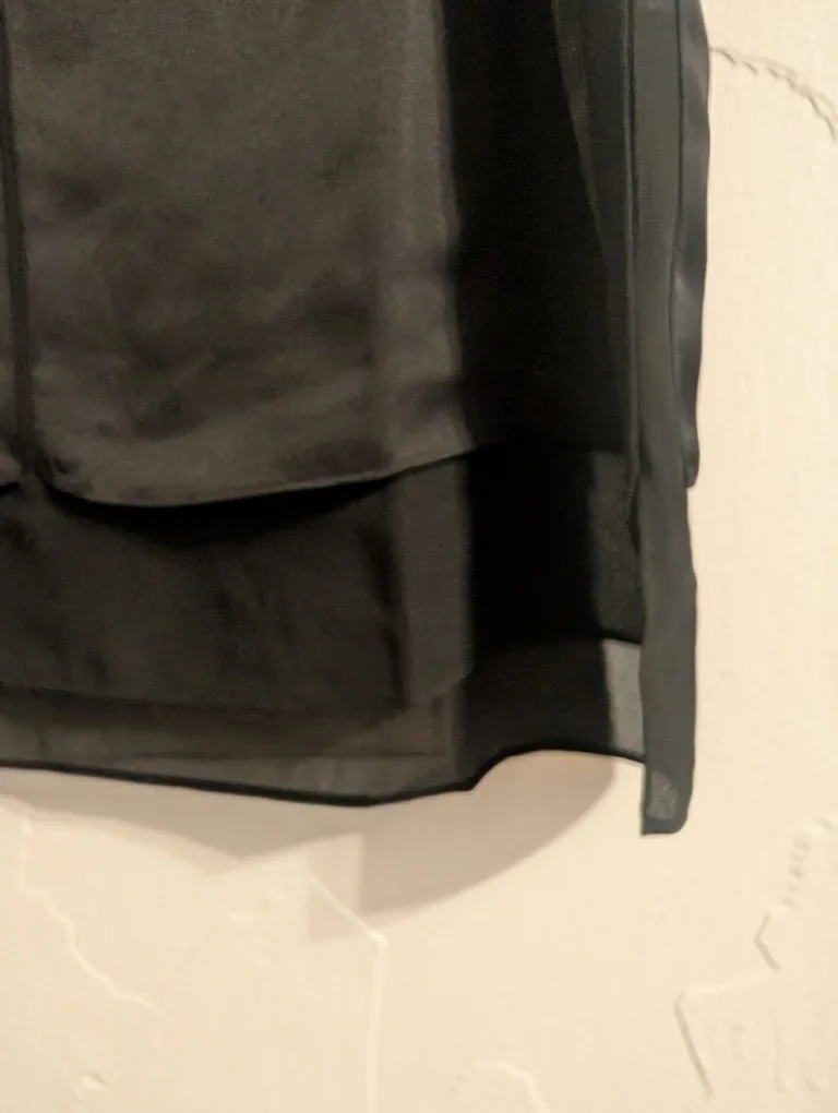 Amour Vert Zola Black Top - Size Small image indicator(2)