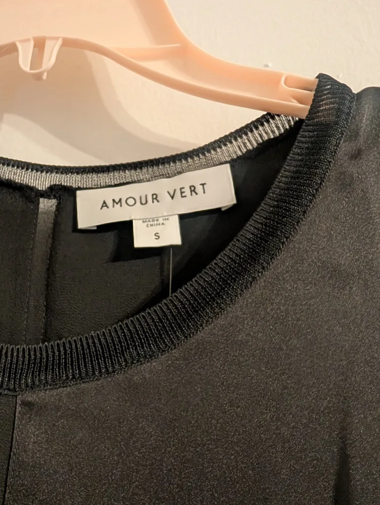Amour Vert Zola Black Top - Size Small image indicator(3)