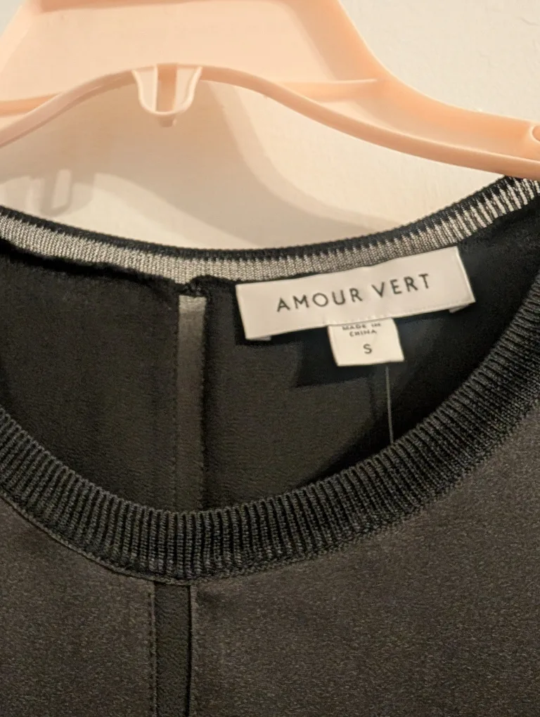 Amour Vert Zola Black Top - Size Small image indicator(4)