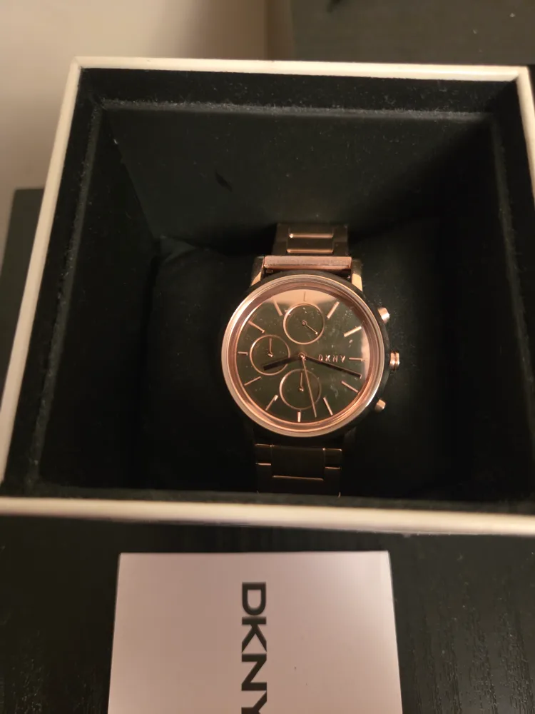 DKNY Rose Gold Women's Watch image indicator(3)