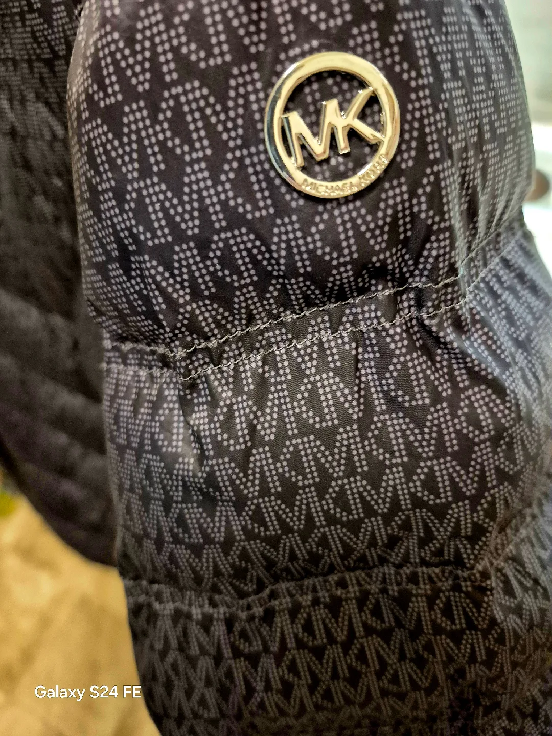 ladies Michael Kors  puffer  jacket image indicator(3)