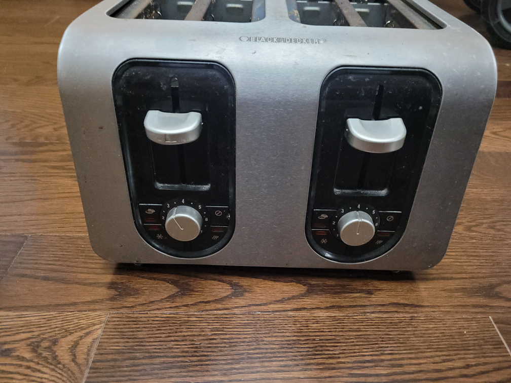 Black+Decker 4-Slice Toaster - photo 2