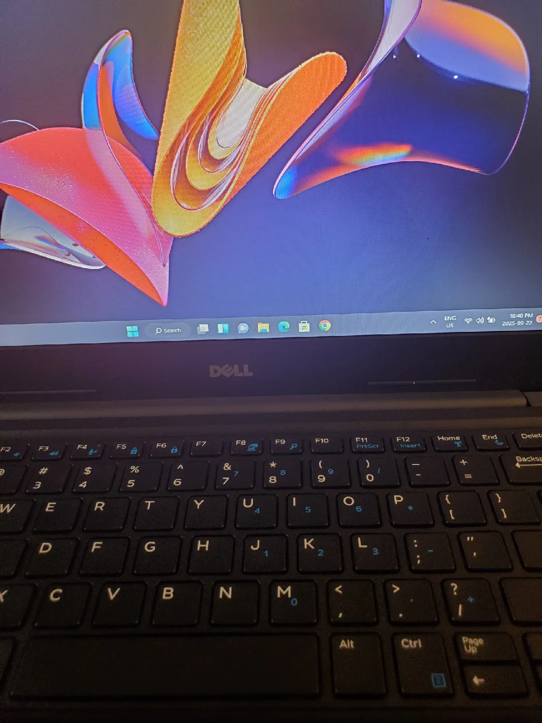 i5 7th gen 13.3inch windows 11pro Dell Latitude 3380 Laptop image indicator(9)