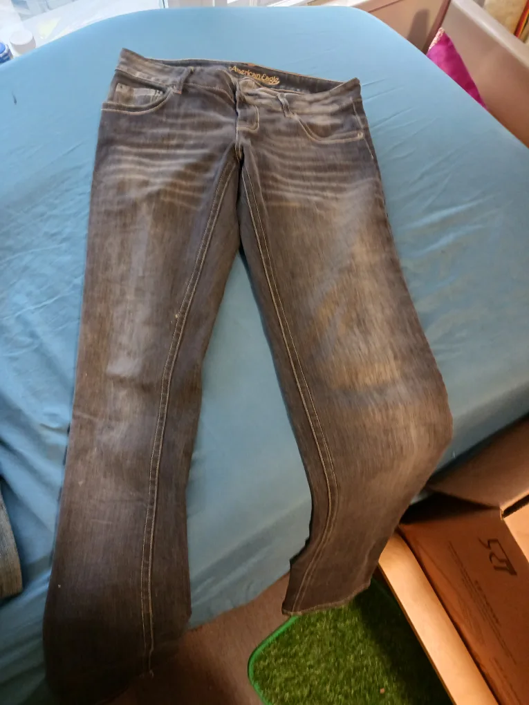 American Eagle Outfitters Jeans thumbnail
