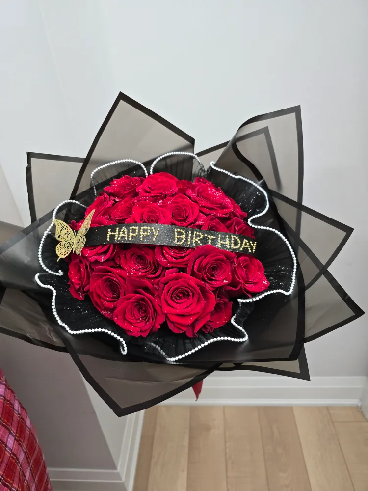 Big Red Roses Bouquet image indicator(2)