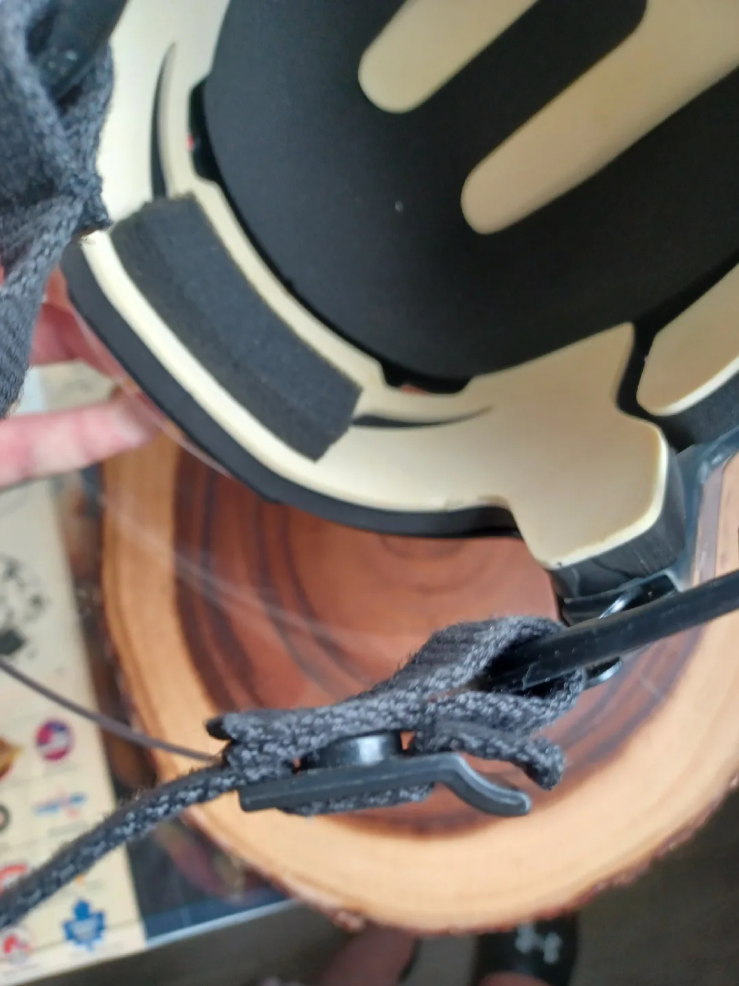 CCM Hockey Helmet with Visor - Black M | rarely worn image indicator(10)