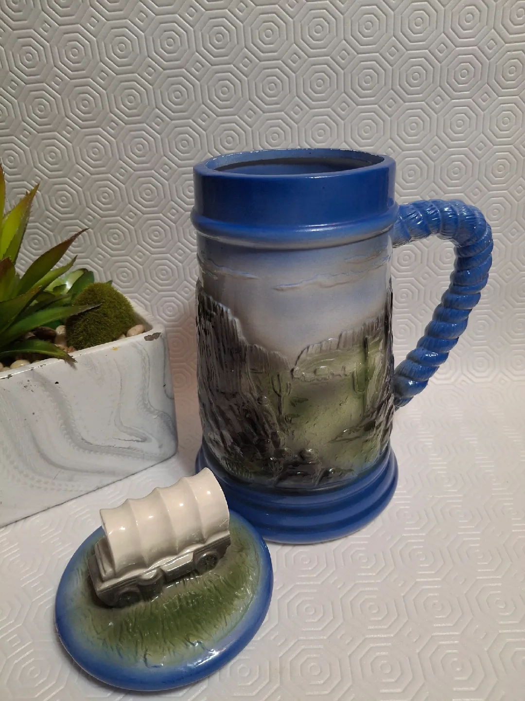 Luv Mary Covered Wagon Stein image indicator(2)