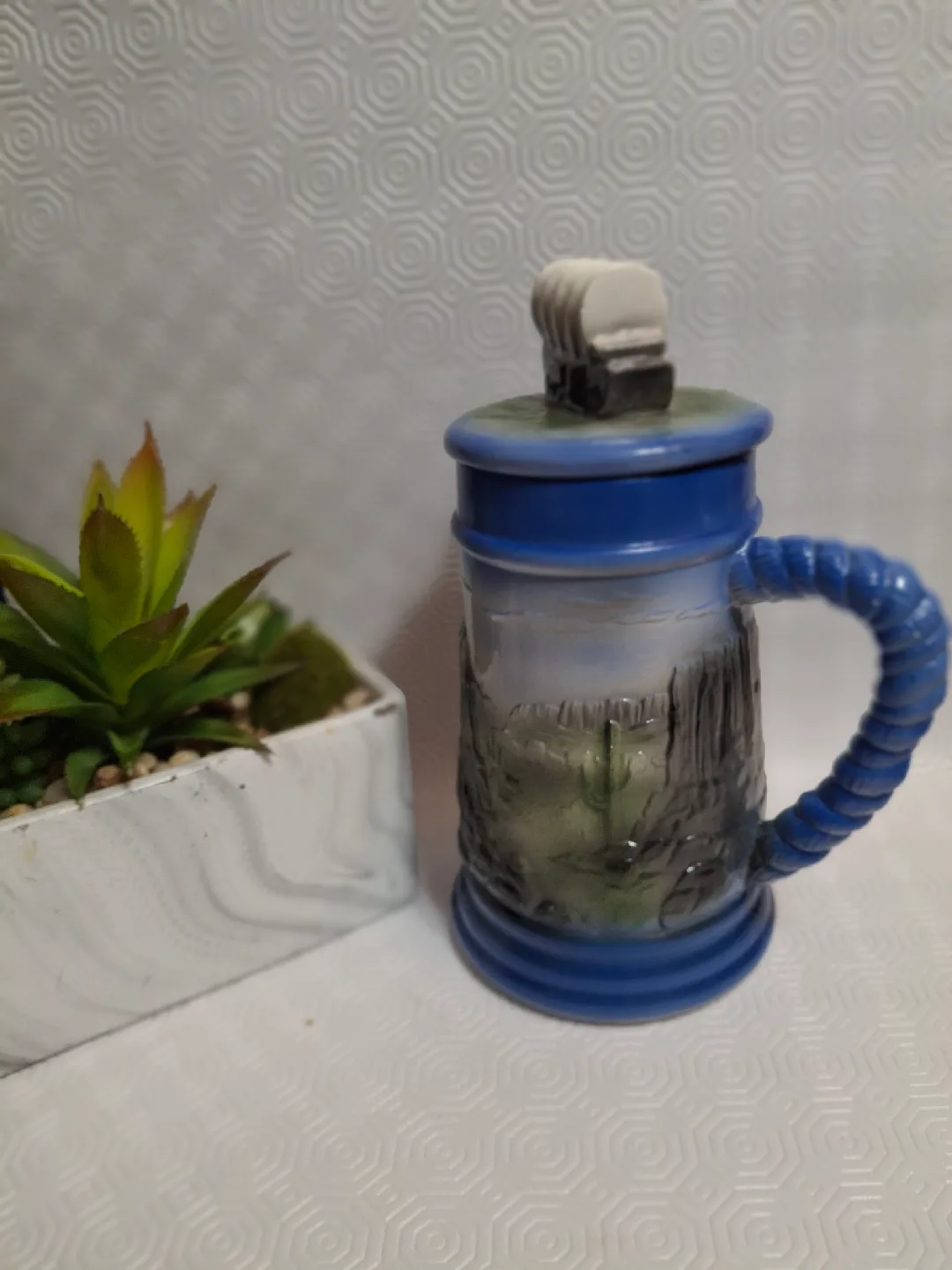 Luv Mary Covered Wagon Stein image indicator(6)