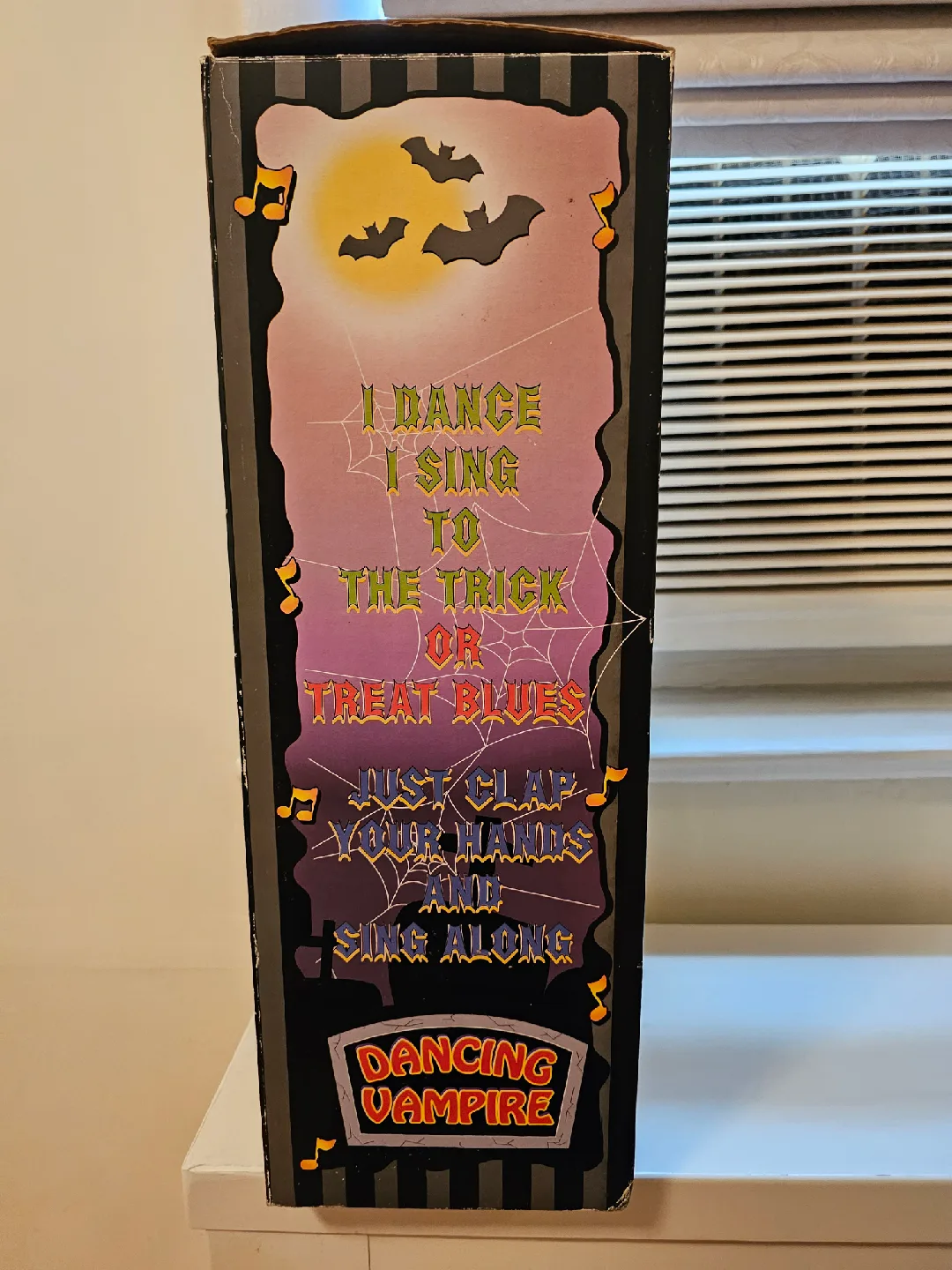 Animated Musical Halloween Dancing Vampire image indicator(3)