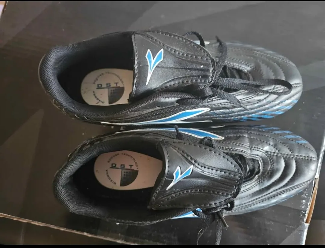 Diadora Soccer Cleats image indicator(2)