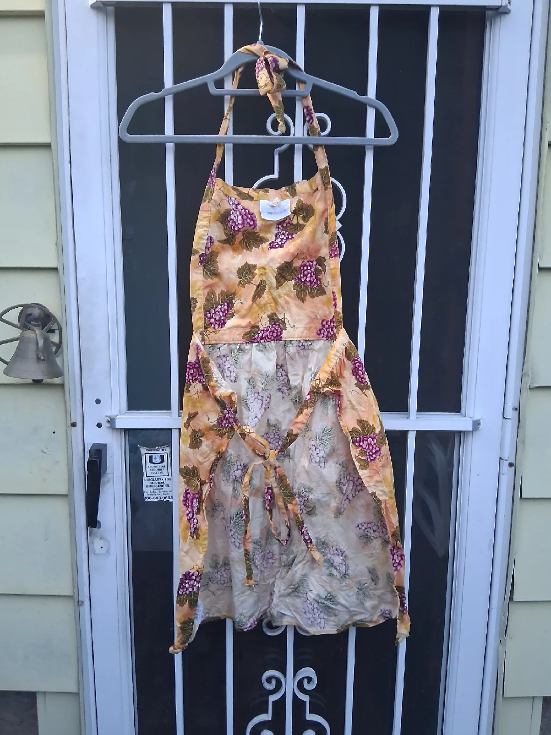 Now Designs Apron - Grape Pattern image indicator(2)