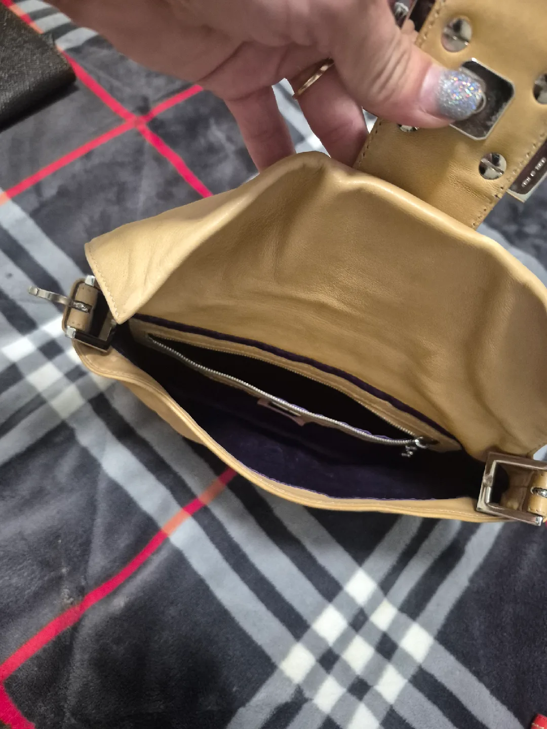 Fendi Leather Clutch image indicator(3)