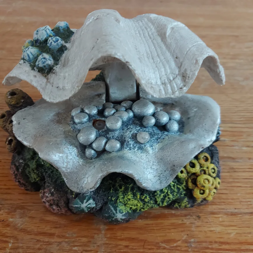 Decorative Oyster Clam Pearl Aquarium Figurine thumbnail