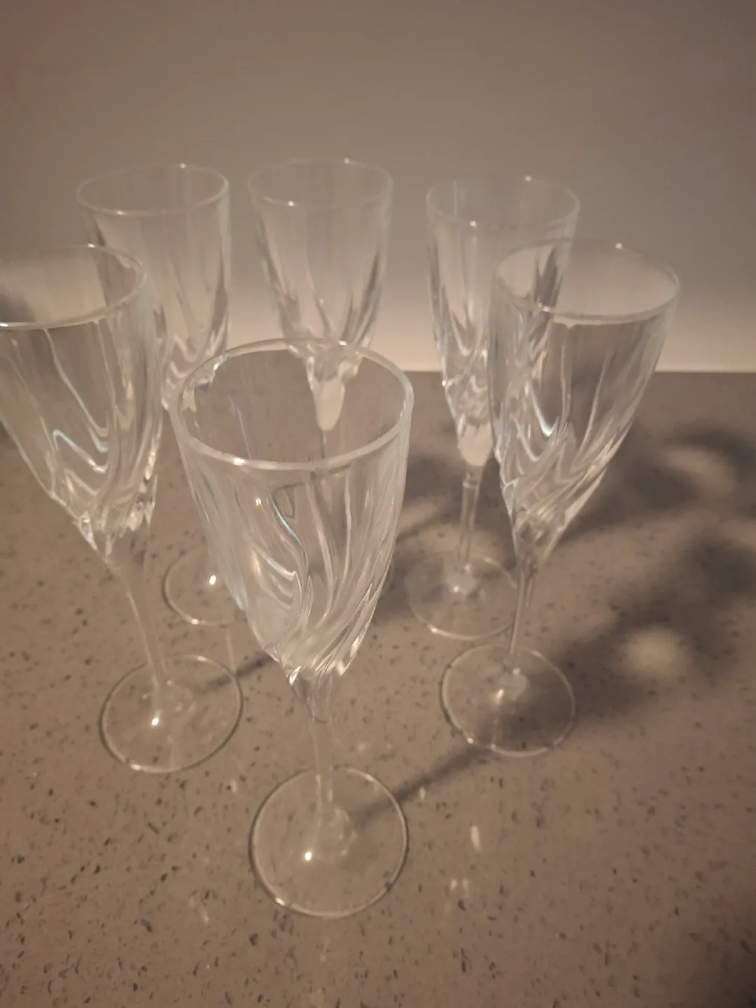 Set of 6 Elegant champagne Glasses thumbnail