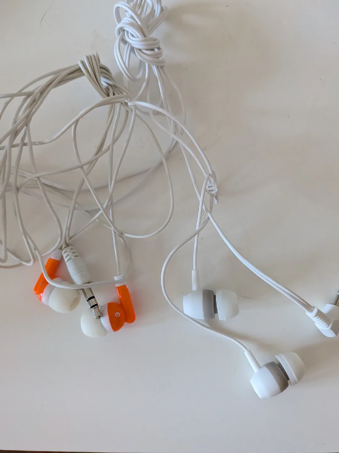 Assorted Earbuds 🥕 thumbnail