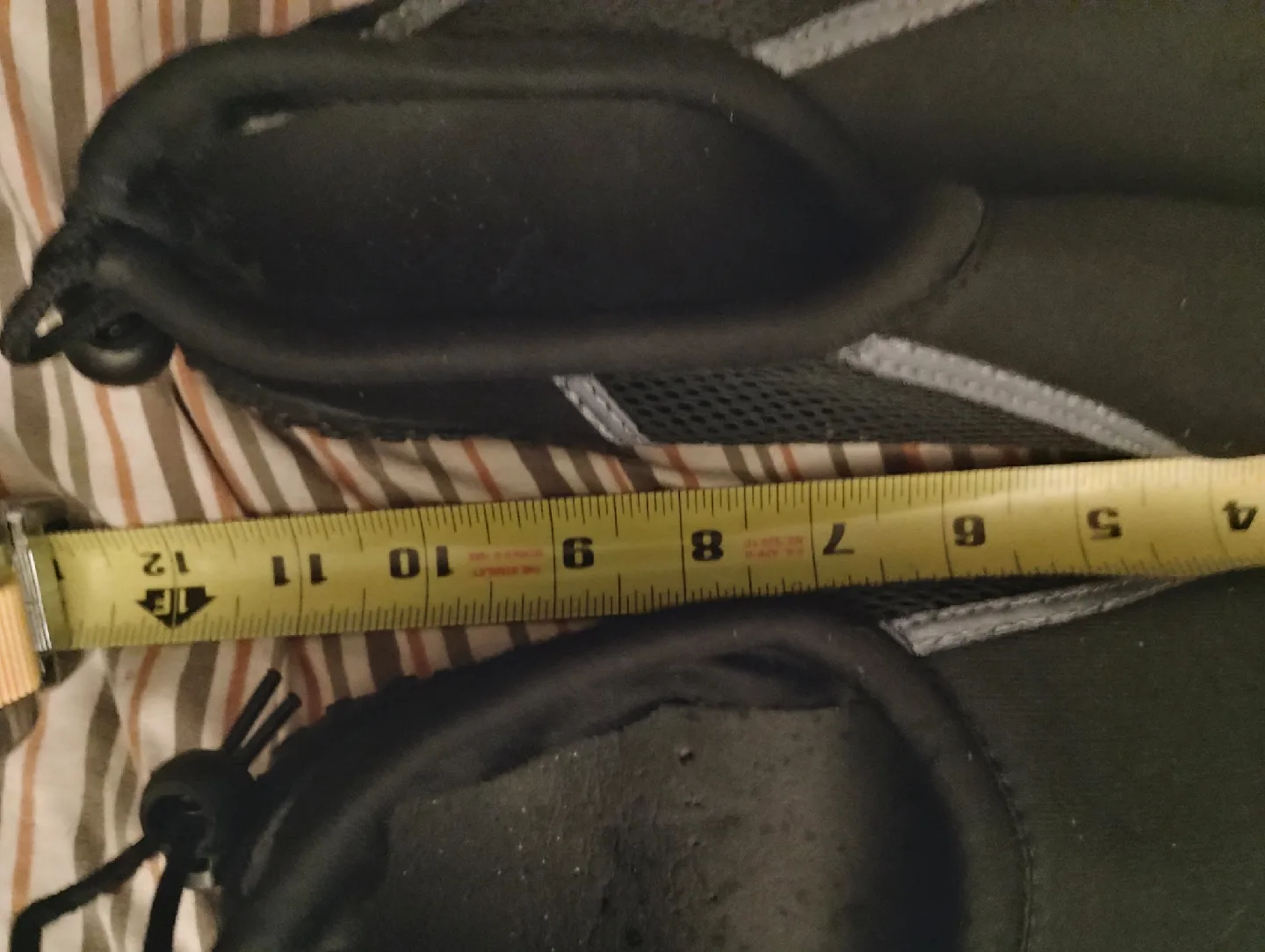 Black Water Shoes - Size 11 US image indicator(4)