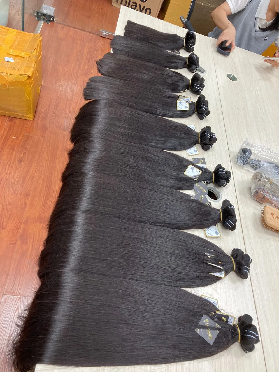 100% SDD Human Hair  from Vietnam. 14 _ 30 " stock image indicator(2)