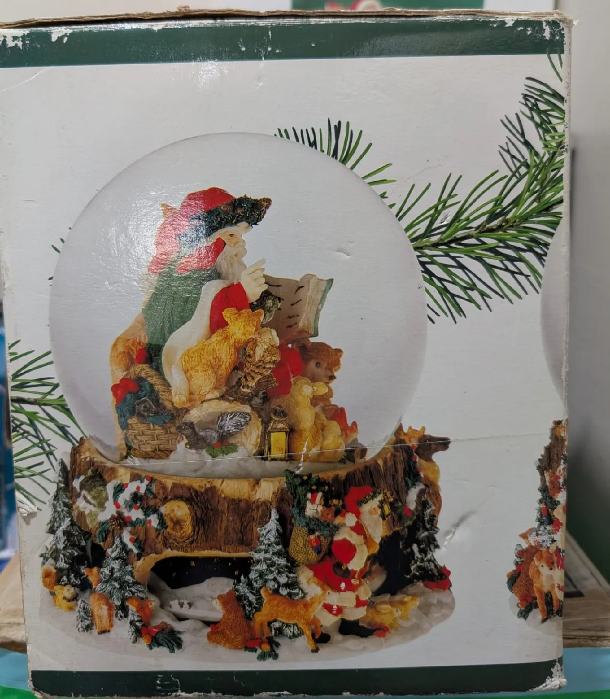 Christmas Waterglobe with Base image indicator(2)