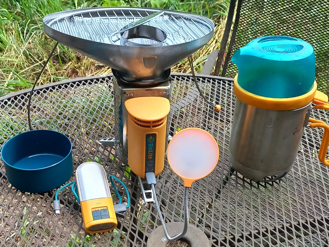 BIOLITE Camping  Essentials (cook, charge, light up)