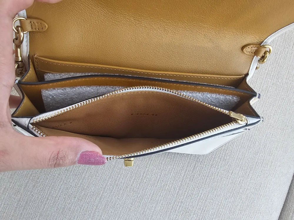 BNWT Authentic Coach Leather Chain Crossbody Bag image indicator(3)