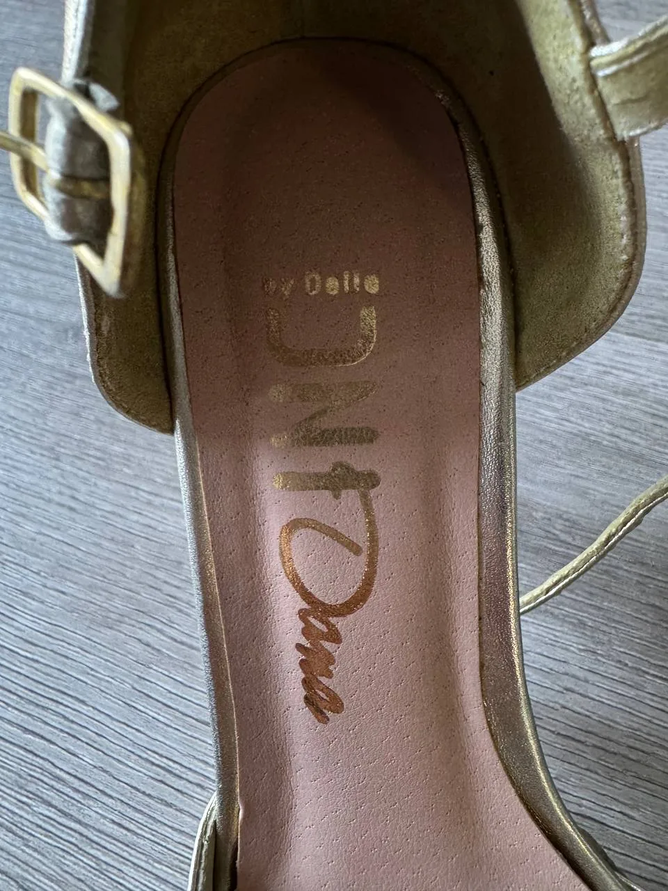 By Delle shoes image indicator(4)