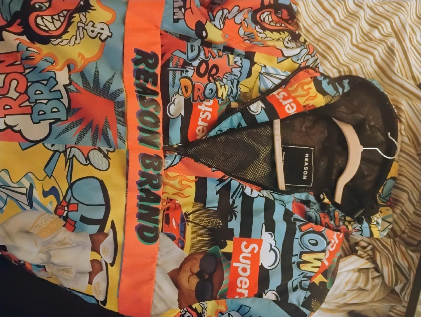 REASON BRAND Graphic Print Pullover Jacket image indicator(2)