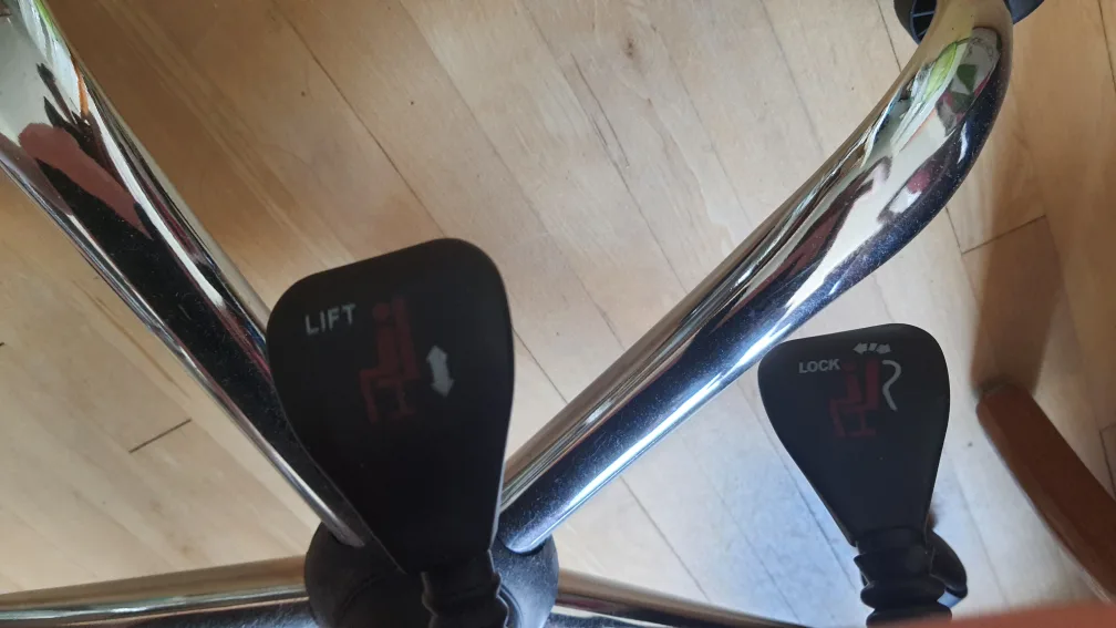 Vinsetto Pink & White Gaming Chair image indicator(2)