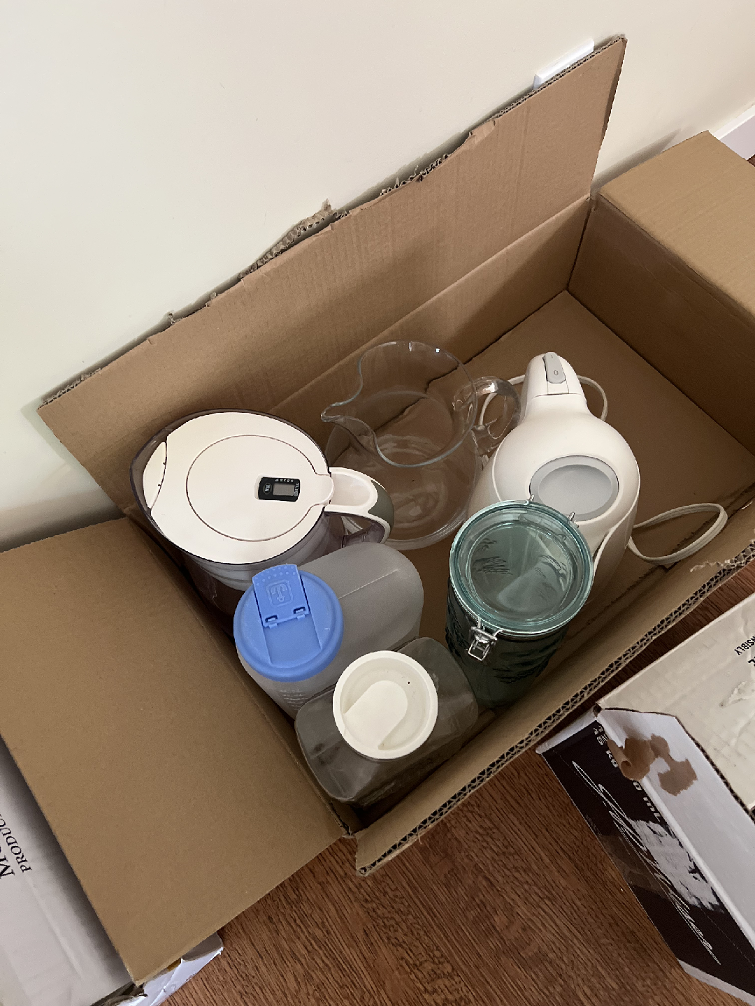 Moving Sale: Assorted Kitchenware - photo 5