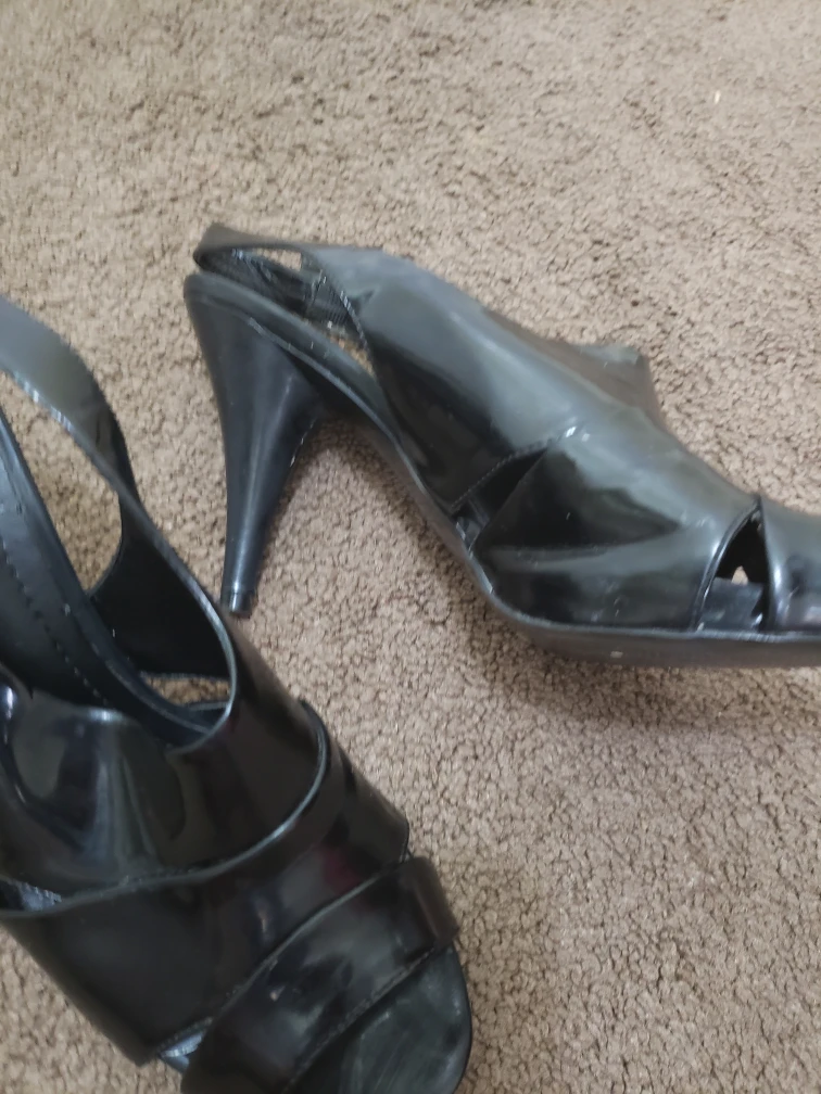 BCBG Generation Black Heels - Size 8.5 - photo 2