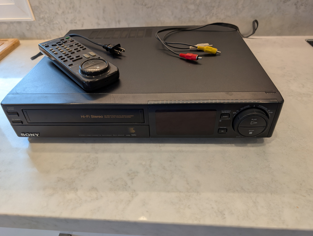 Sony SLV-494HF VCR Hi-Fi Stereo and Sony RMT V102 Remote Control