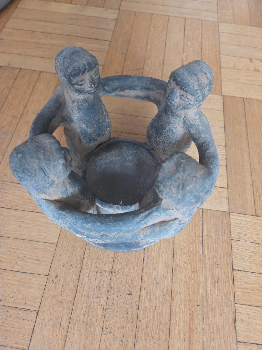 Circle of friends- Sculpture thumbnail