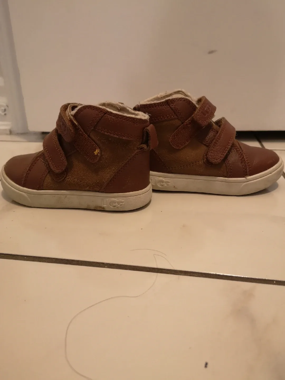 UGG Brown Leather & Suede Ankle Boots - Size 7 image indicator(7)