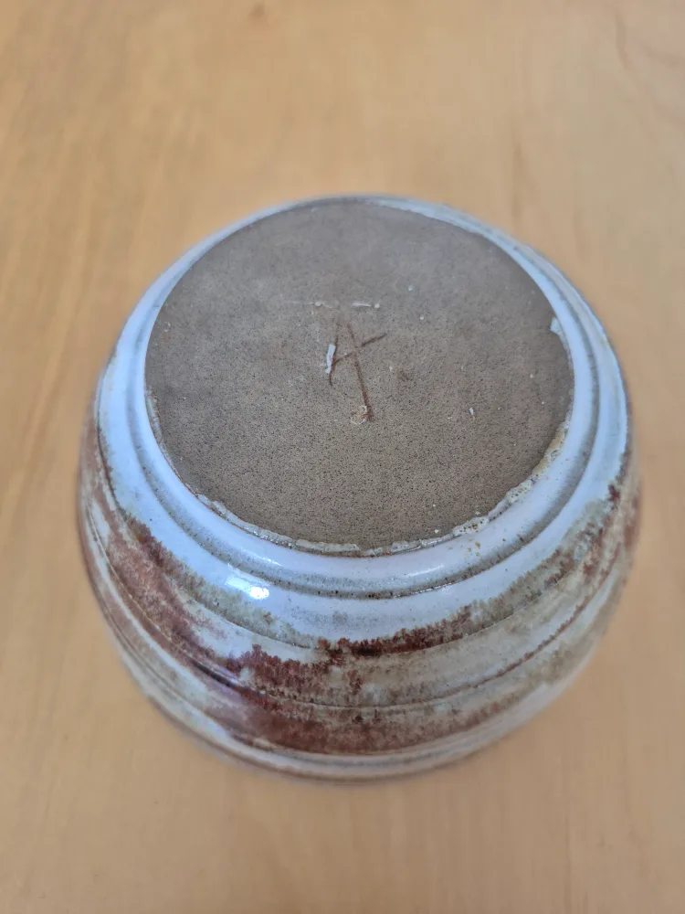 Handmade Pottery Bowl (Cereal / Soup / Salad size) AS NEW image indicator(7)