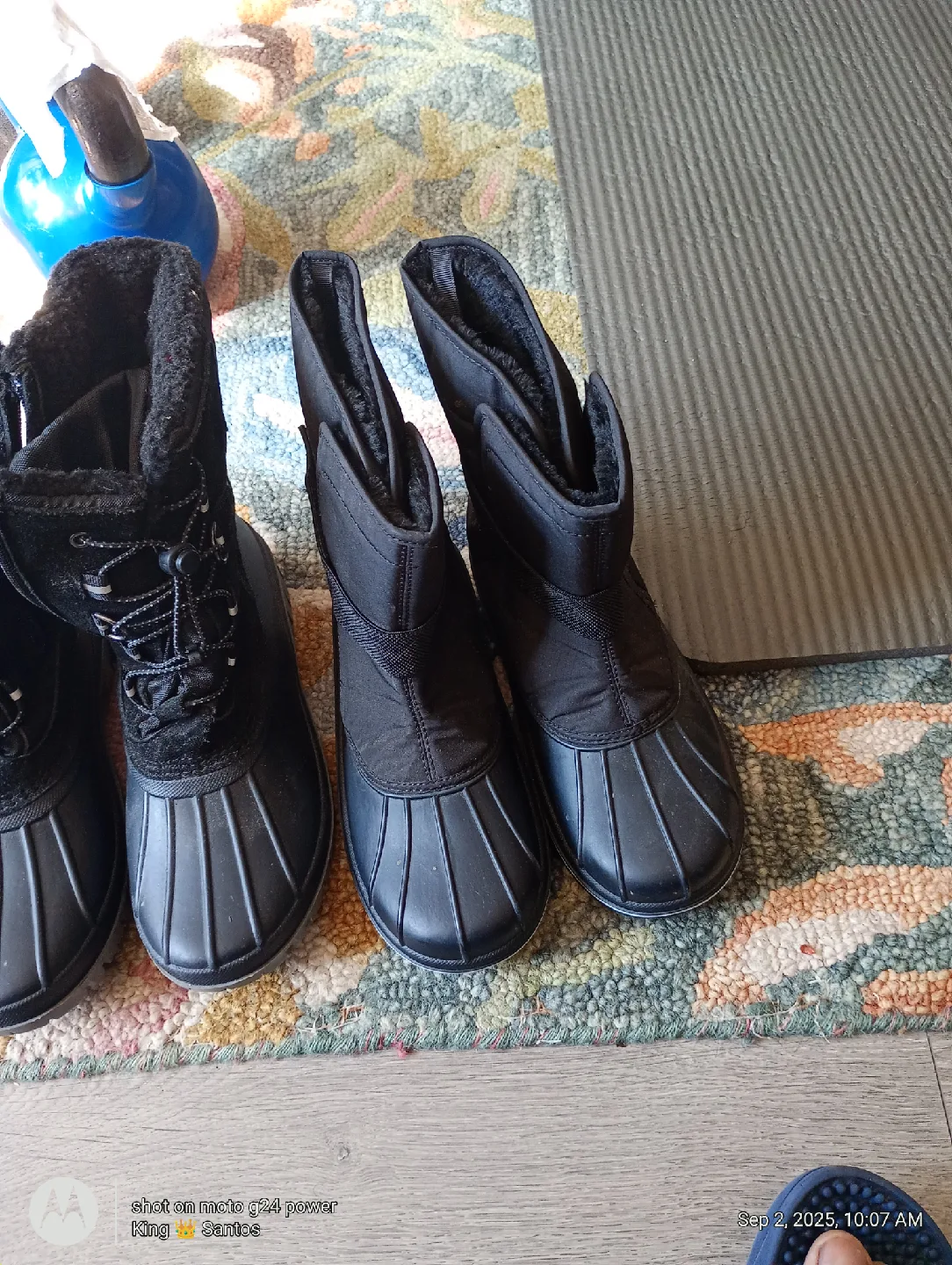 The Children's Place & Land's End Black Winter Boots image indicator(2)