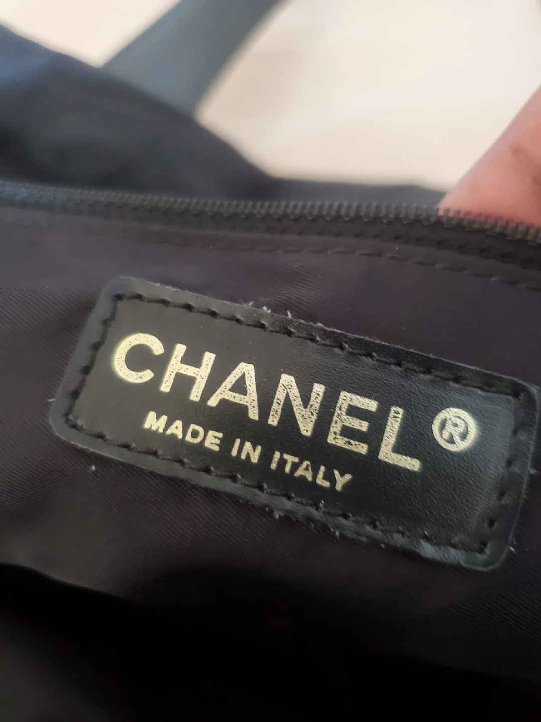 Chanel Black Tote Bag image indicator(8)