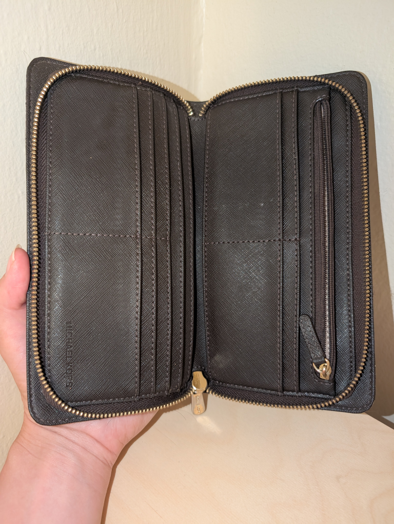 Michael Kors Brown Wallet - photo 4