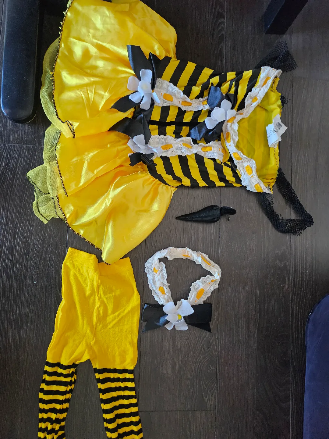 Adult bee costume 🐝 🎃  Halloween image indicator(2)