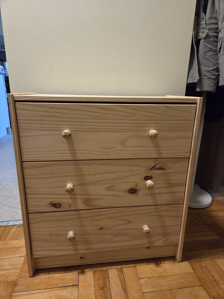 IKEA 2 pine dressers: 3 drawers and 5 drawers - photo 3