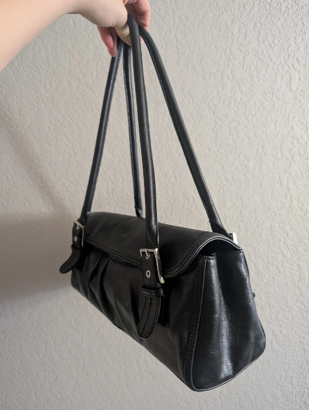 Black Leather Handbag image indicator(2)